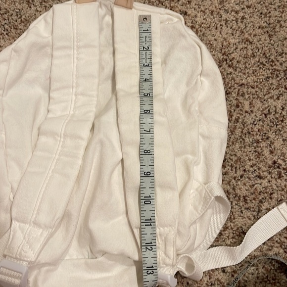 Benefit Laughter is the Best Cosmetic Backpack - Picture 9 of 9